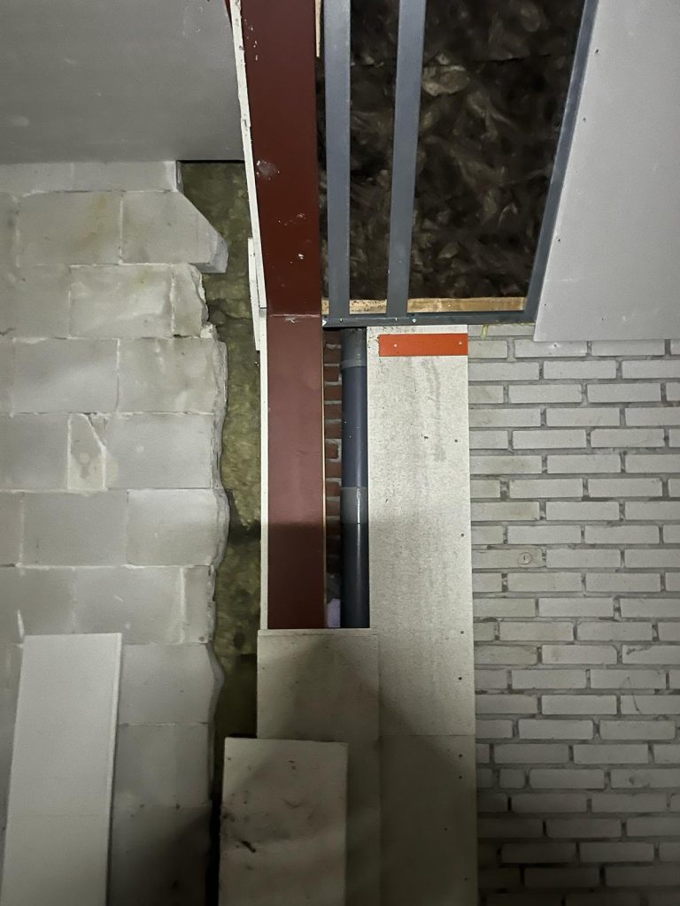 Cladding around steel elements during the Blokker project