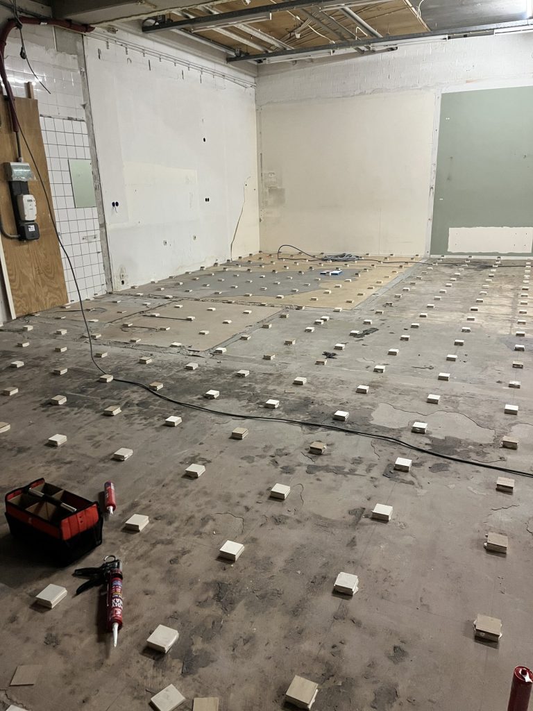 Vloeropbouw in uitvoering voor de box-in-boxstudio