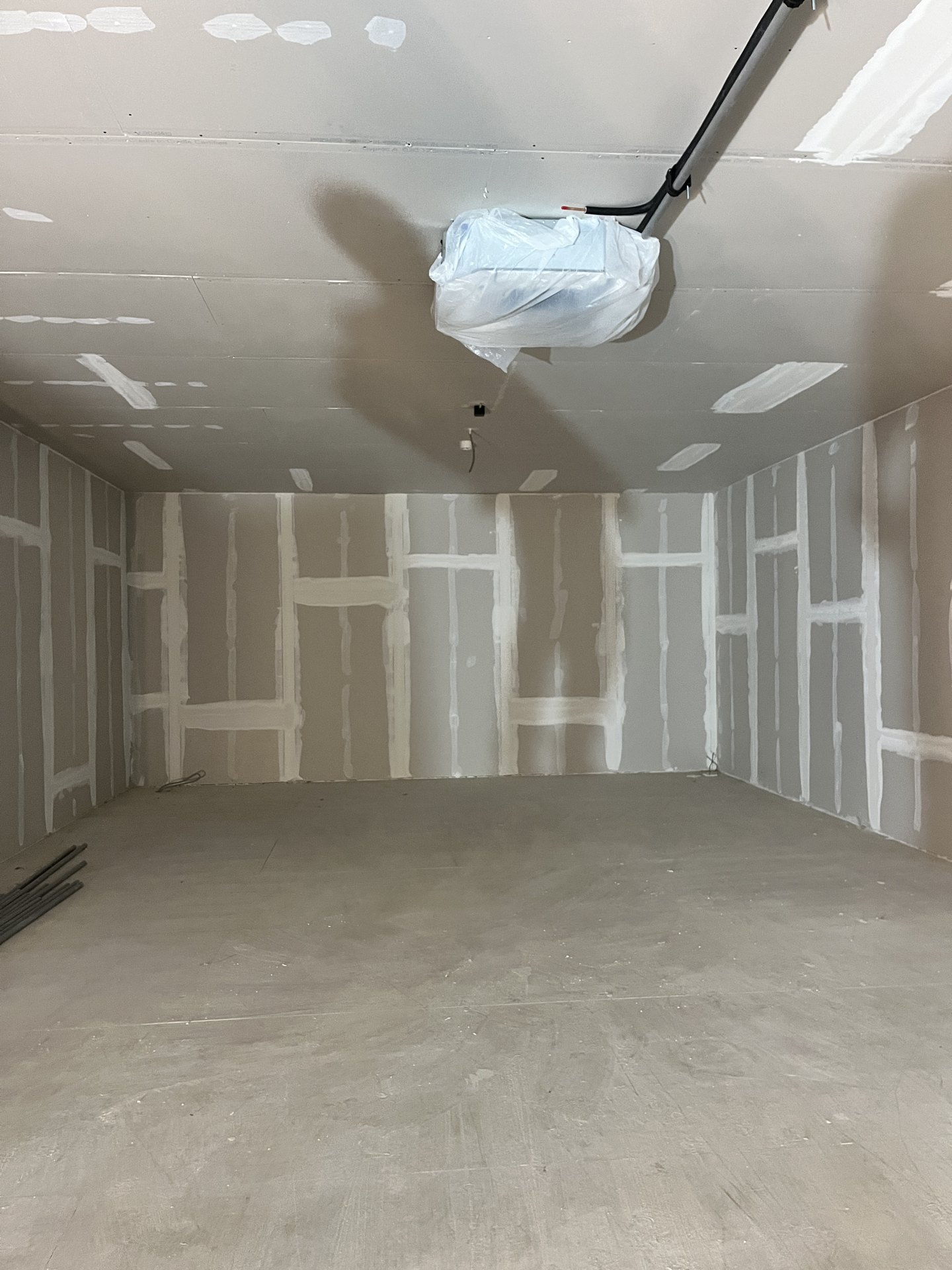 Box-in-box studio-afbouw voor dans en FunX radio in Amsterdam