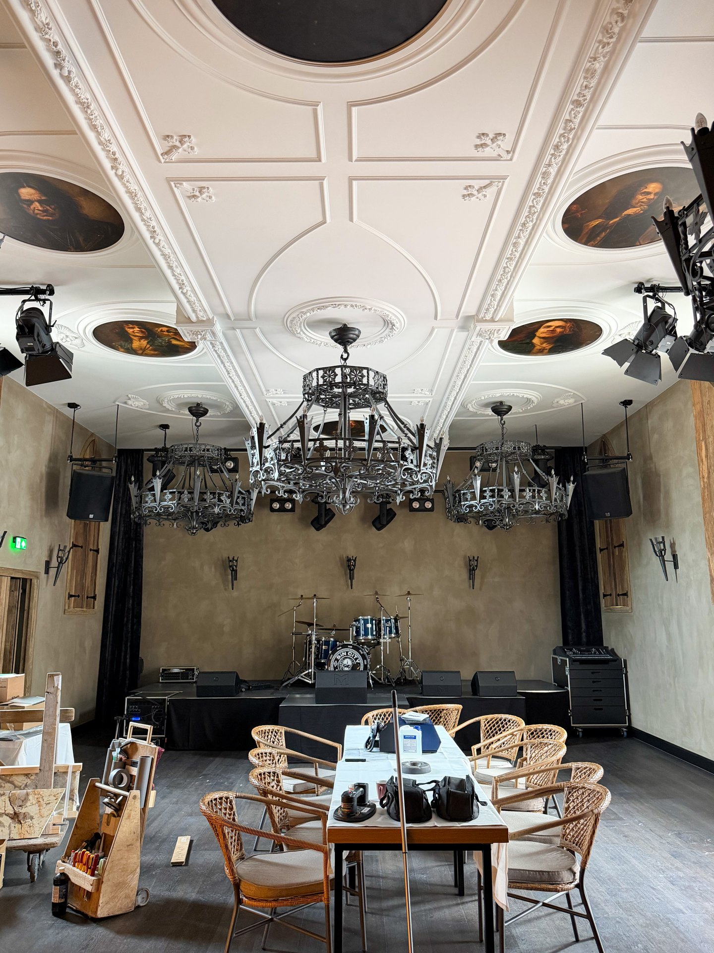 Geluidsstudio in een voormalige kerk in Maurik