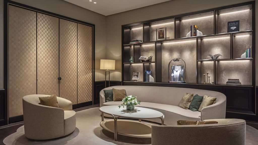 Zithoek en wandafwerking in Van Cleef & Arpels Amsterdam