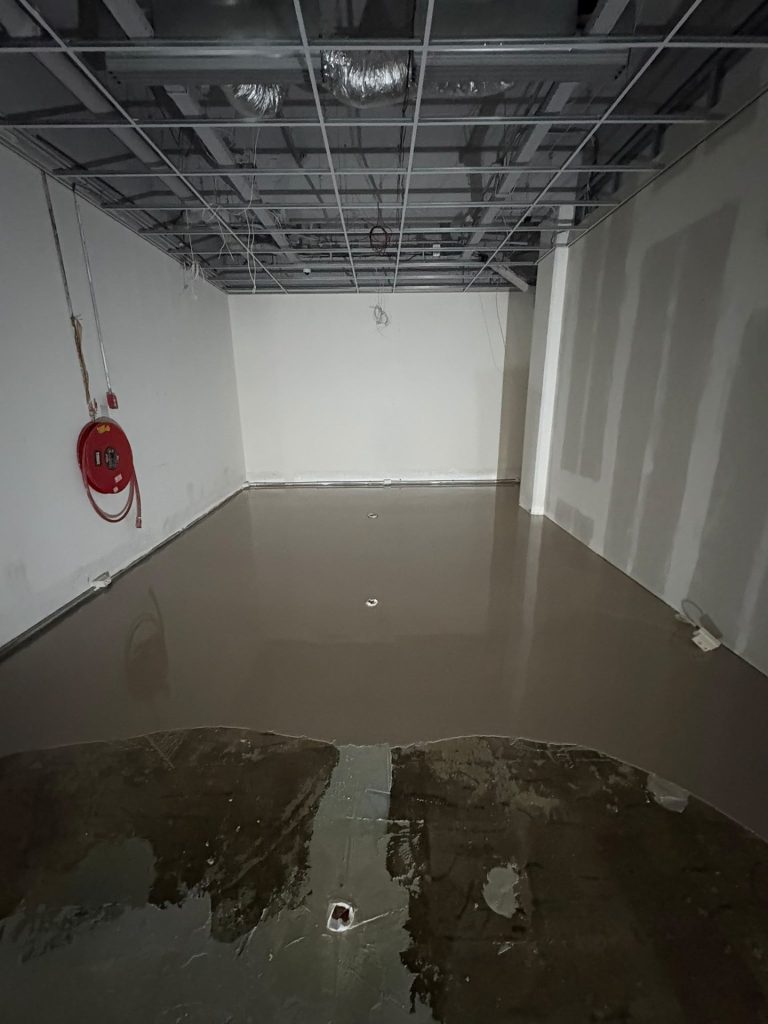 Floor preparation in the Rolife Rotterdam retail space